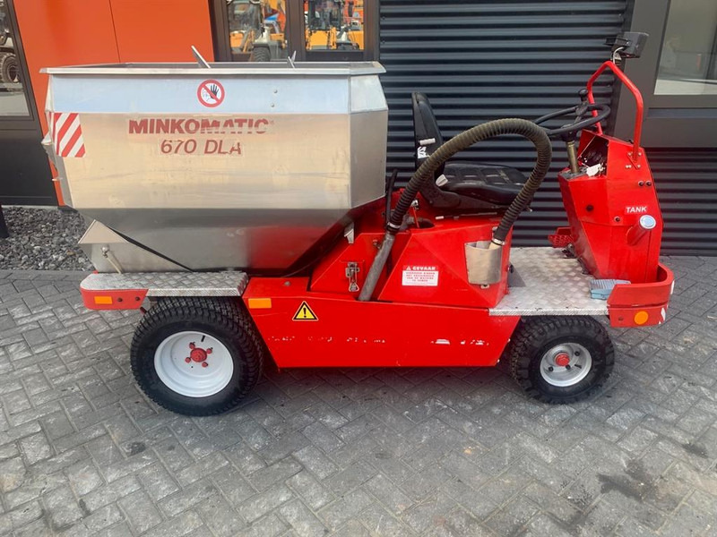 NORCAR MINKOMATIC 670 DLA - ציוד לבעלי חיים: תמונה 2 NORCAR MINKOMATIC 670 DLA - ציוד לבעלי חיים: תמונה 2