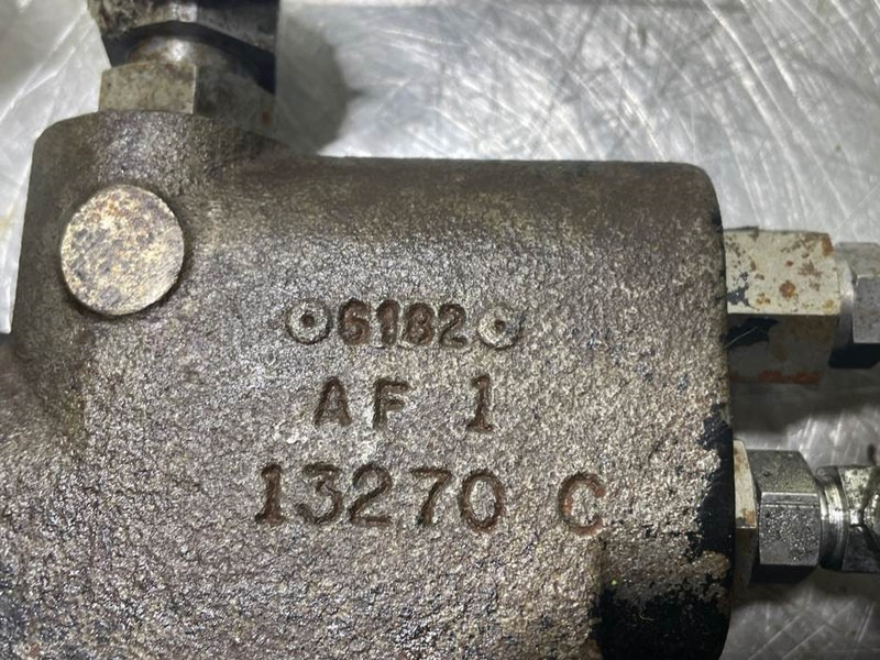 New Holland W110C - Priority valve/Prioritaetsventil - חלקי הידרוליקה עבור מכונת בנייה: תמונה 5 New Holland W110C - Priority valve/Prioritaetsventil - חלקי הידרוליקה עבור מכונת בנייה: תמונה 5