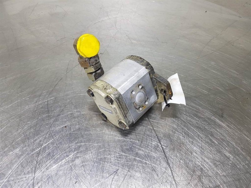 O & K L20I-Haldex W15A1-33-R-5-K-06-N-N-Gearpump - חלקי הידרוליקה: תמונה 2 O & K L20I-Haldex W15A1-33-R-5-K-06-N-N-Gearpump - חלקי הידרוליקה: תמונה 2