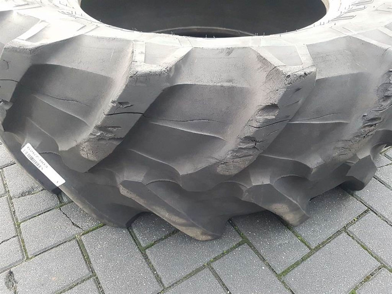 Pirelli 420/70R28-Tire/Reifen/Band - גלגלים וצמיגים עבור מכונת בנייה: תמונה 3 Pirelli 420/70R28-Tire/Reifen/Band - גלגלים וצמיגים עבור מכונת בנייה: תמונה 3