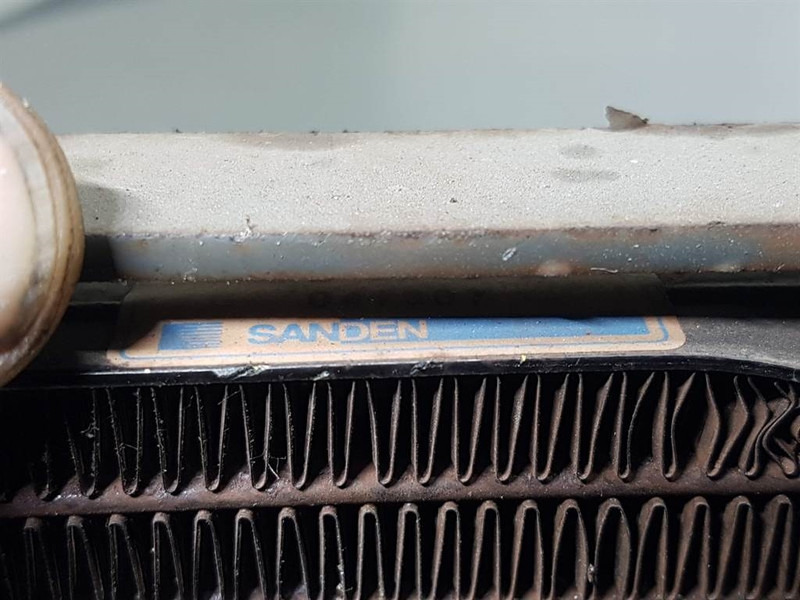 SANDEN MFC-2046AE-Airco condenser/Klimakondensator - מסגרת/ שלדה עבור מכונת בנייה: תמונה 4 SANDEN MFC-2046AE-Airco condenser/Klimakondensator - מסגרת/ שלדה עבור מכונת בנייה: תמונה 4