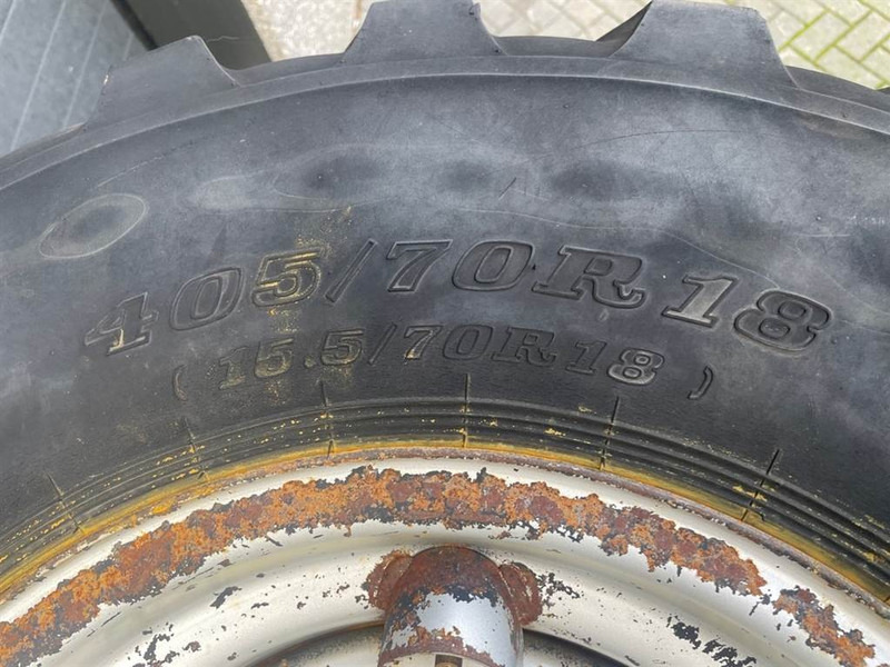 Terex AL80-Dunlop 405/70R18 (15.5/70R18)-Tire/Reifen - גלגלים וצמיגים עבור מכונת בנייה: תמונה 4 Terex AL80-Dunlop 405/70R18 (15.5/70R18)-Tire/Reifen - גלגלים וצמיגים עבור מכונת בנייה: תמונה 4