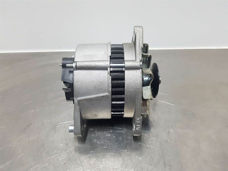 Terex Schaeff SKL843-14V 65A-Alternator/Lichtmaschine/Dynamo - מנוע עבור מכונת בנייה: תמונה 3 Terex Schaeff SKL843-14V 65A-Alternator/Lichtmaschine/Dynamo - מנוע עבור מכונת בנייה: תמונה 3