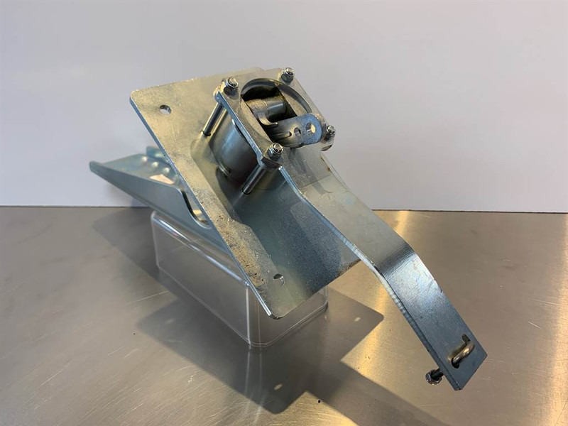 Terex TL/SKL/SKS-5692609966-Gas pedal - תא ופנים הרכב עבור מכונת בנייה: תמונה 3 Terex TL/SKL/SKS-5692609966-Gas pedal - תא ופנים הרכב עבור מכונת בנייה: תמונה 3