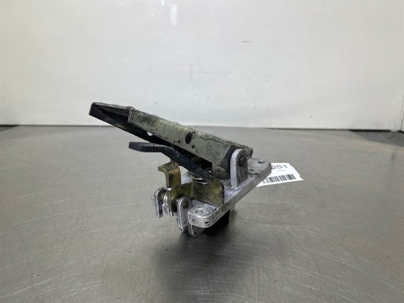 Terex TW150-6041506-Brake pedal/Bremspedal/Rempedaal - תא ופנים הרכב עבור מכונת בנייה: תמונה 3 Terex TW150-6041506-Brake pedal/Bremspedal/Rempedaal - תא ופנים הרכב עבור מכונת בנייה: תמונה 3