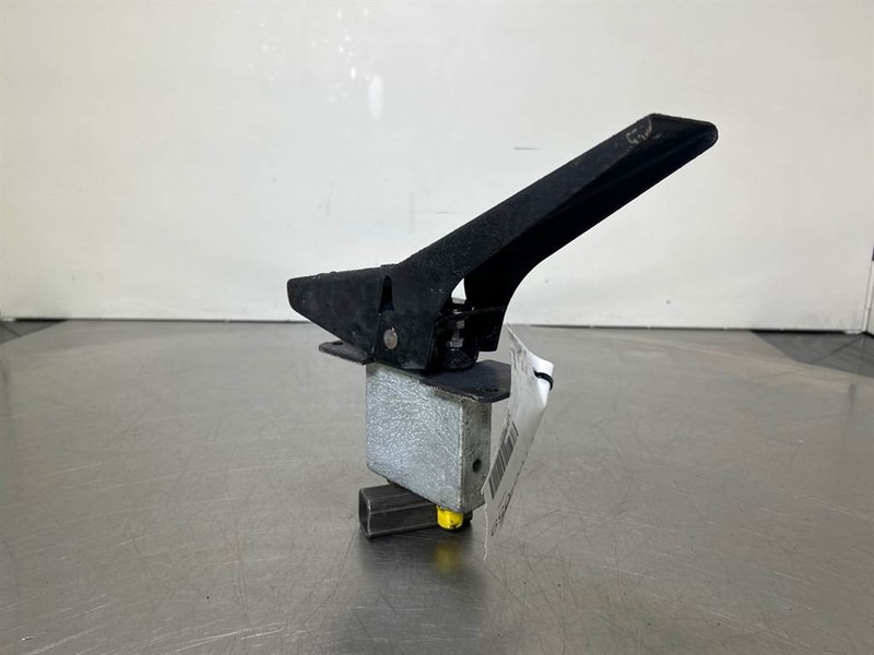 Terex TW150-Atlas 6073926-Pedal/Pedaal - תא ופנים הרכב עבור מכונת בנייה: תמונה 4 Terex TW150-Atlas 6073926-Pedal/Pedaal - תא ופנים הרכב עבור מכונת בנייה: תמונה 4