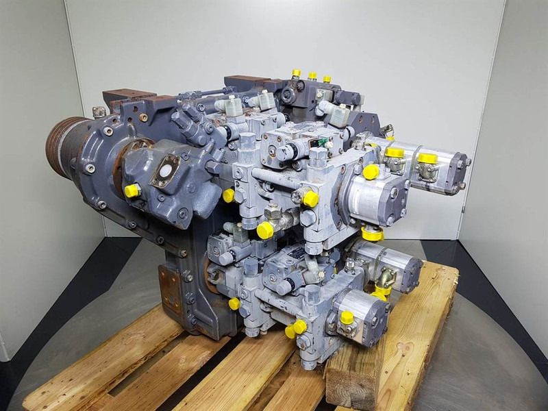 Vögele SUPER 1600/1603/1800/1803- 2031320 -Transmission - תיבת הילוכים עבור מכונת בנייה: תמונה 2 Vögele SUPER 1600/1603/1800/1803- 2031320 -Transmission - תיבת הילוכים עבור מכונת בנייה: תמונה 2