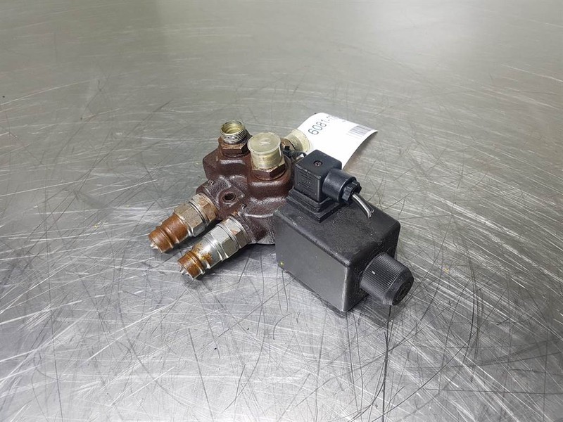 Zettelmeyer ZL 1001 - Valve/Ventile/Ventiel - חלקי הידרוליקה: תמונה 1 Zettelmeyer ZL 1001 - Valve/Ventile/Ventiel - חלקי הידרוליקה: תמונה 1