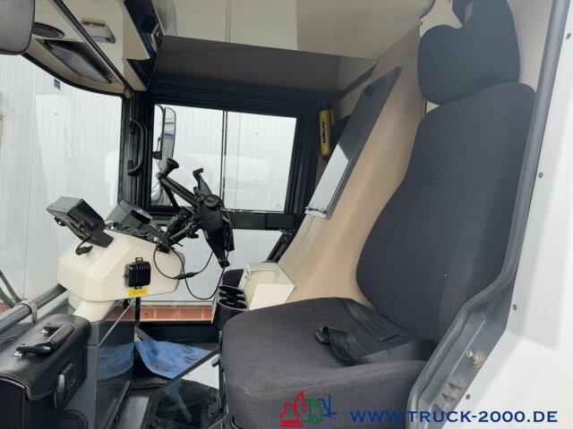Ravo 540 3 Besensystem Sweeper + Sprühen 50 Km/h - מטאטא כבישים: תמונה 5 Ravo 540 3 Besensystem Sweeper + Sprühen 50 Km/h - מטאטא כבישים: תמונה 5