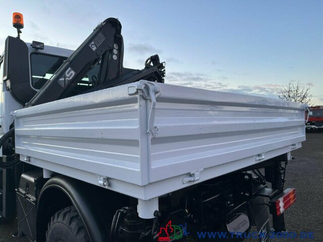 Unimog U 300 4x4 mit Kran Nur 78.144 KM zGG.7.490Kg. - כלי רכב מסחרי במיטה שטוחה: תמונה 4 Unimog U 300 4x4 mit Kran Nur 78.144 KM zGG.7.490Kg. - כלי רכב מסחרי במיטה שטוחה: תמונה 4