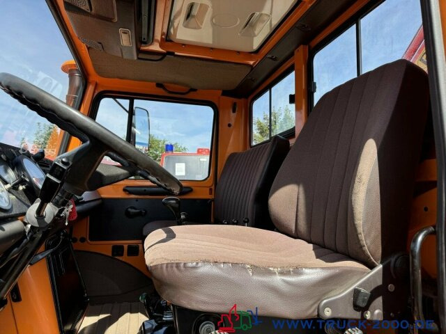 Interior photo 2: משאית מנוף Unimog U1700 Kran PK16000 + Jib Höhe 22,50m + Winde