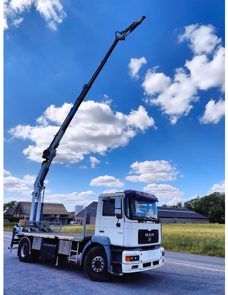 MAN 18.410 F2000 Cormach 22000 E4F + jib - משאית צד נופל/ שטוחה, משאית מנוף: תמונה 1 MAN 18.410 F2000 Cormach 22000 E4F + jib - משאית צד נופל/ שטוחה, משאית מנוף: תמונה 1