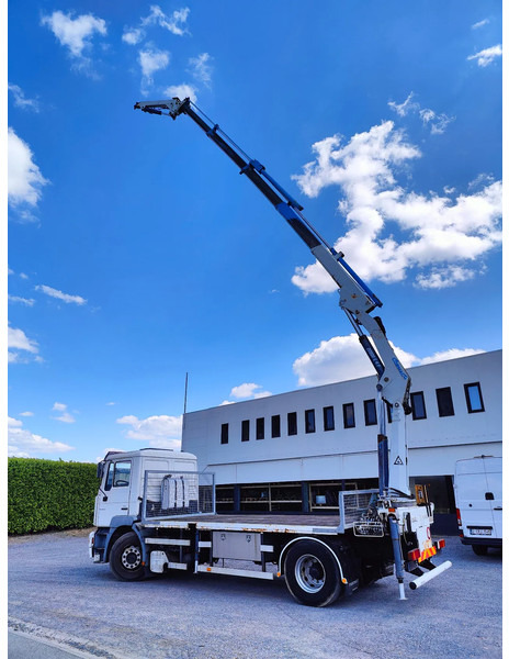 MAN 18.410 F2000 Cormach 22000 E4F + jib - משאית צד נופל/ שטוחה, משאית מנוף: תמונה 3 MAN 18.410 F2000 Cormach 22000 E4F + jib - משאית צד נופל/ שטוחה, משאית מנוף: תמונה 3