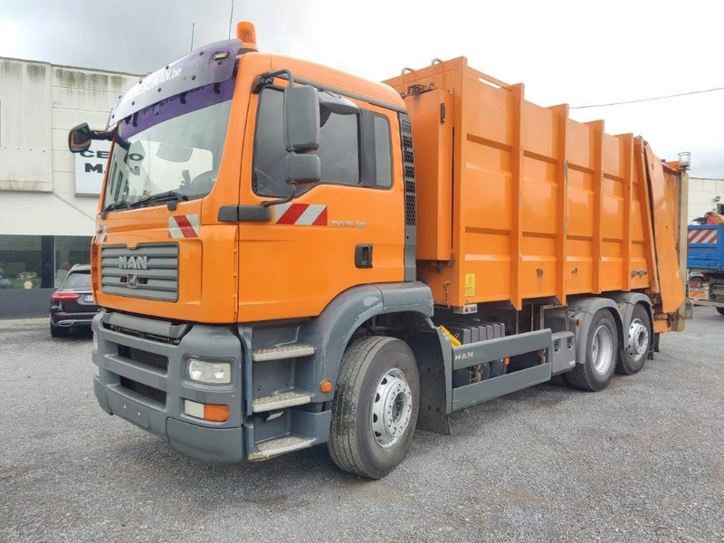 MAN TGA 26.320 6x2 garbage truck ZOELLER - משאית אשפה: תמונה 1 MAN TGA 26.320 6x2 garbage truck ZOELLER - משאית אשפה: תמונה 1