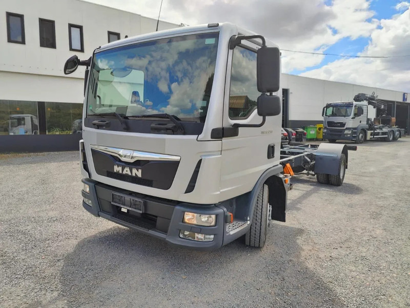 MAN TGL 12.250 Chassis cabine Euro6 - משאית עם שלדת תא: תמונה 2 MAN TGL 12.250 Chassis cabine Euro6 - משאית עם שלדת תא: תמונה 2