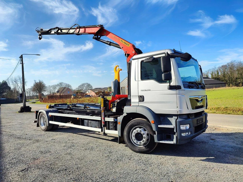 MAN TGM 18.290 Container + Palfinger PK13001 - משאית הרמת וו, משאית מנוף: תמונה 1 MAN TGM 18.290 Container + Palfinger PK13001 - משאית הרמת וו, משאית מנוף: תמונה 1