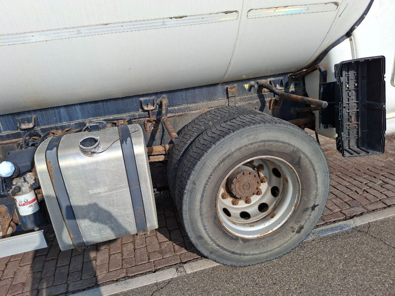 Renault MIDLUM 280DXI - משאית מכל: תמונה 4 Renault MIDLUM 280DXI - משאית מכל: תמונה 4