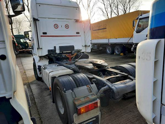 Scania R 124 LA 470 - יחידת טרקטור: תמונה 4 Scania R 124 LA 470 - יחידת טרקטור: תמונה 4