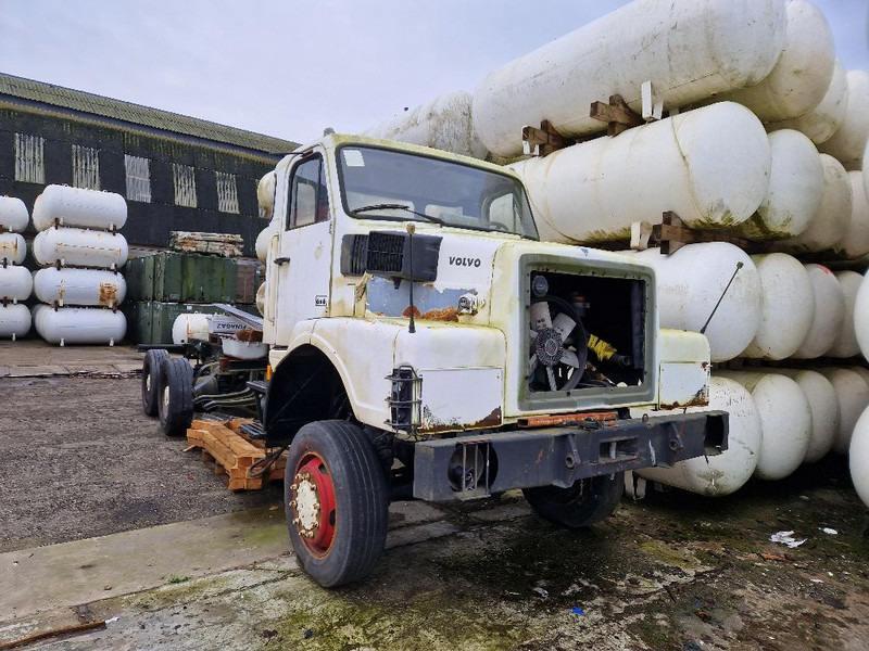 Volvo N10 6x6 - משאית עם שלדת תא: תמונה 2 Volvo N10 6x6 - משאית עם שלדת תא: תמונה 2
