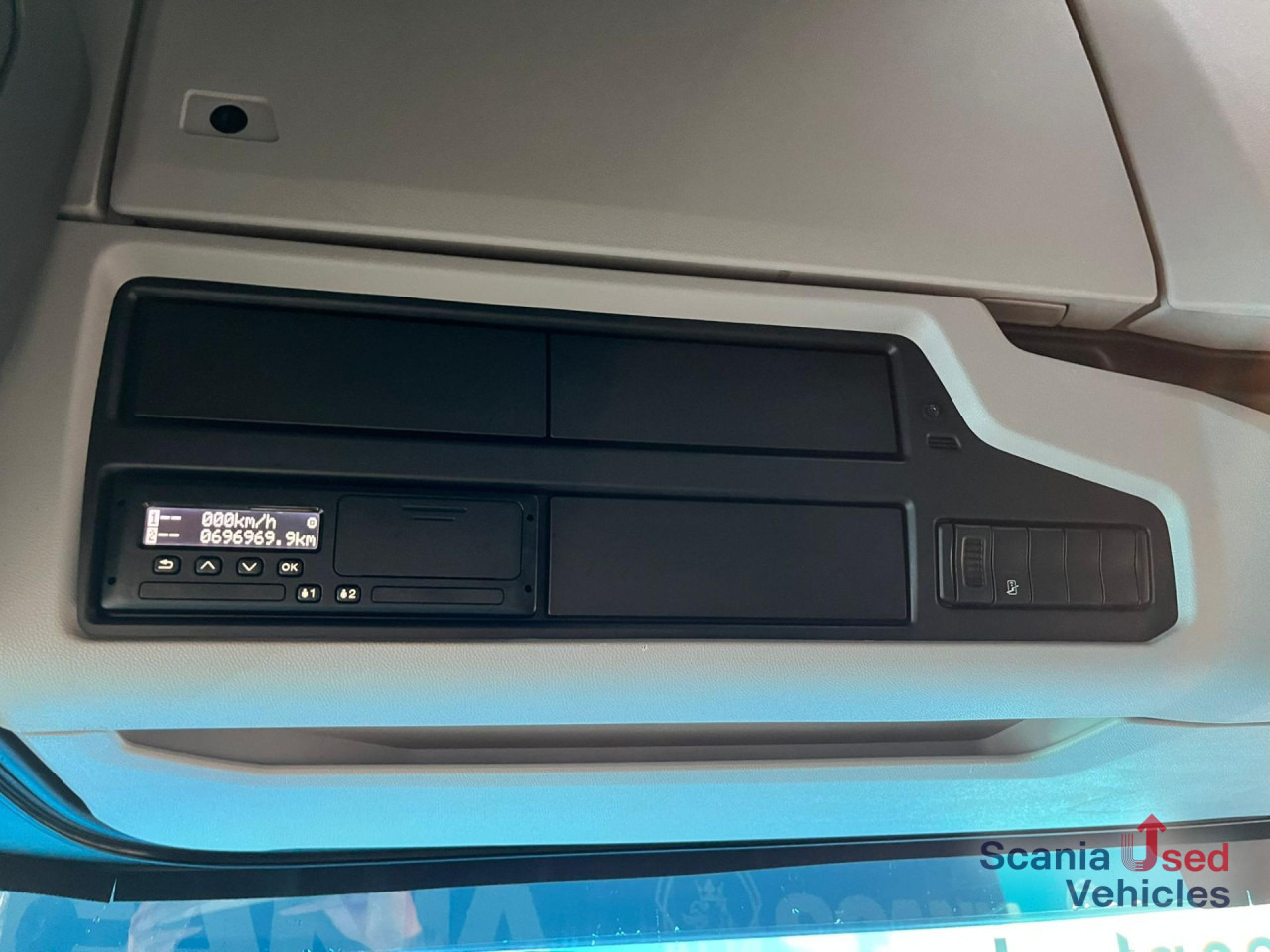 SCANIA R 450 A4x2NA RETARDER 8T DIFF-L SMART2 - יחידת טרקטור: תמונה 4 SCANIA R 450 A4x2NA RETARDER 8T DIFF-L SMART2 - יחידת טרקטור: תמונה 4