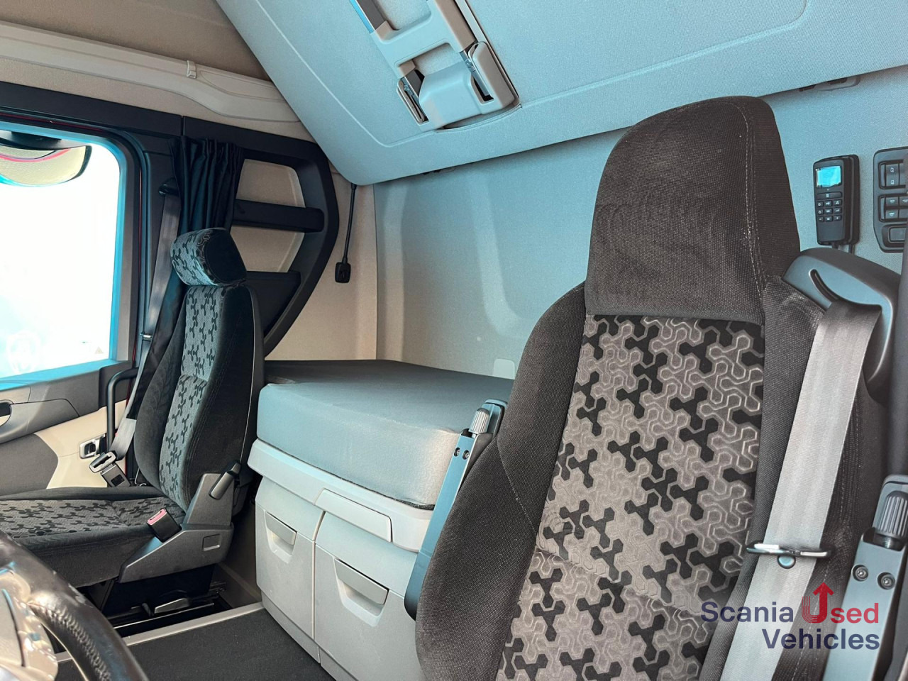 SCANIA R 450 A4x2NA RETARDER LED NAVI PTO - יחידת טרקטור: תמונה 3 SCANIA R 450 A4x2NA RETARDER LED NAVI PTO - יחידת טרקטור: תמונה 3