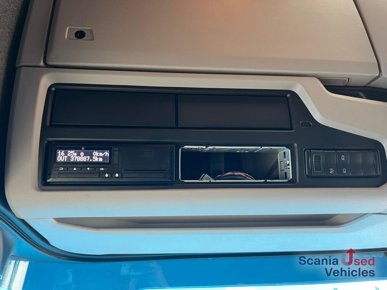 SCANIA S 450 A4x2NA DIFF-L RETARDER PARK AIRCO ACC - יחידת טרקטור: תמונה 4 SCANIA S 450 A4x2NA DIFF-L RETARDER PARK AIRCO ACC - יחידת טרקטור: תמונה 4
