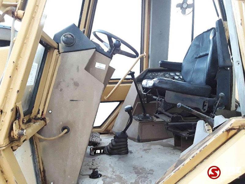 מחפרון Caterpillar 428: תמונה 6
