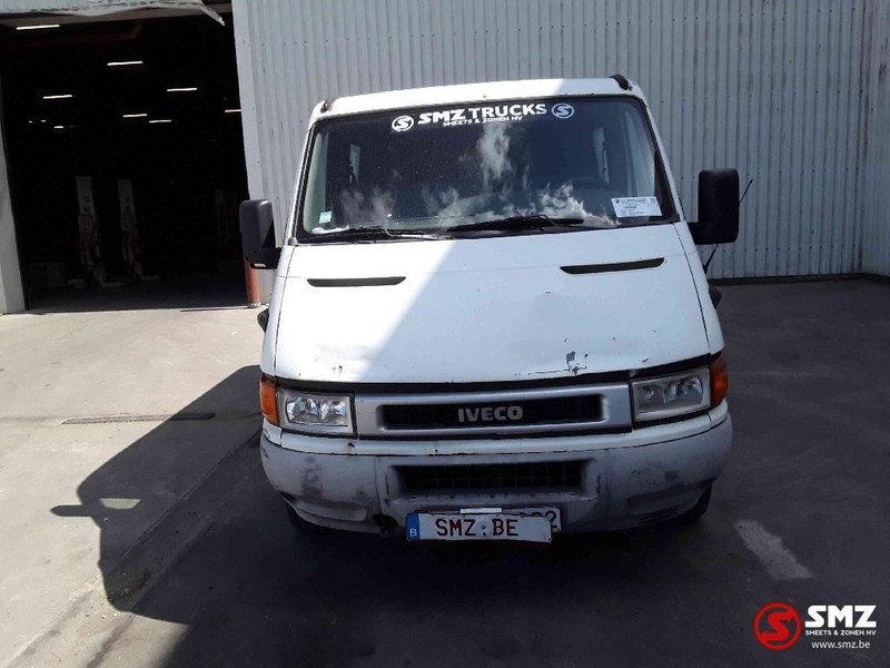 Iveco Daily - כלי רכב מסחרי עם לוח: תמונה 2 Iveco Daily - כלי רכב מסחרי עם לוח: תמונה 2