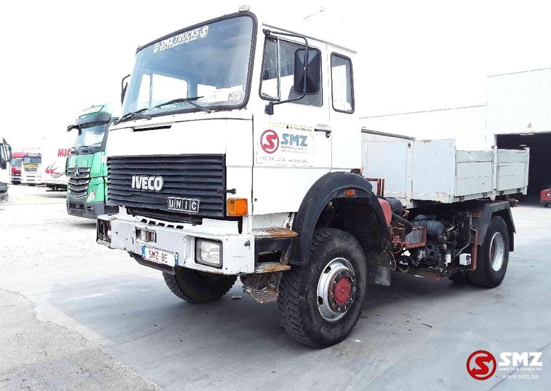 Iveco Magirus 190.32 4x4 tractor french -francais - משאית צד נופל/ שטוחה: תמונה 3 Iveco Magirus 190.32 4x4 tractor french -francais - משאית צד נופל/ שטוחה: תמונה 3