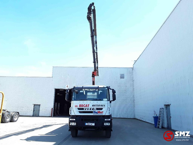 Iveco Trakker 360 Palfinger Pk18002 4+remote - משאית צד נופל/ שטוחה, משאית מנוף: תמונה 2 Iveco Trakker 360 Palfinger Pk18002 4+remote - משאית צד נופל/ שטוחה, משאית מנוף: תמונה 2