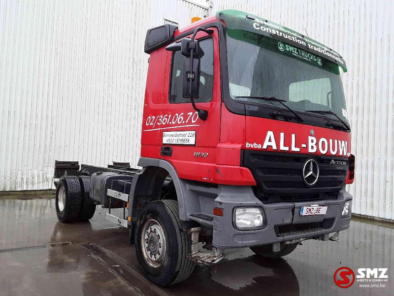Mercedes-Benz Actros 1832 4x4 209000 km!! - משאית עם שלדת תא: תמונה 1 Mercedes-Benz Actros 1832 4x4 209000 km!! - משאית עם שלדת תא: תמונה 1