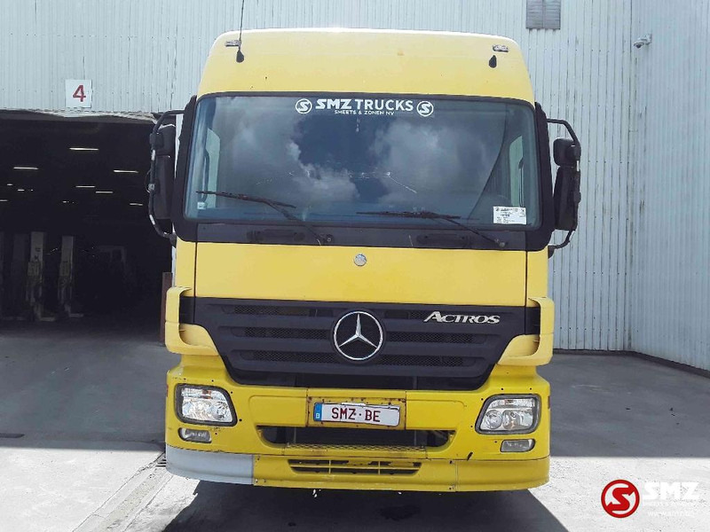 Mercedes-Benz Actros 1841 eps 3 pedals - parabrise cassé - windshield broken - יחידת טרקטור: תמונה 2 Mercedes-Benz Actros 1841 eps 3 pedals - parabrise cassé - windshield broken - יחידת טרקטור: תמונה 2