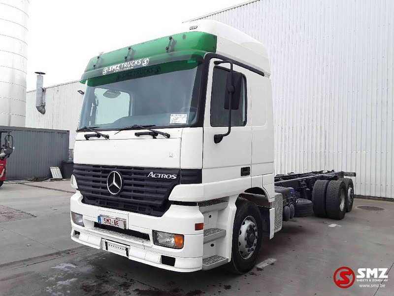 Mercedes-Benz Actros 2535 - משאית עם שלדת תא: תמונה 3 Mercedes-Benz Actros 2535 - משאית עם שלדת תא: תמונה 3