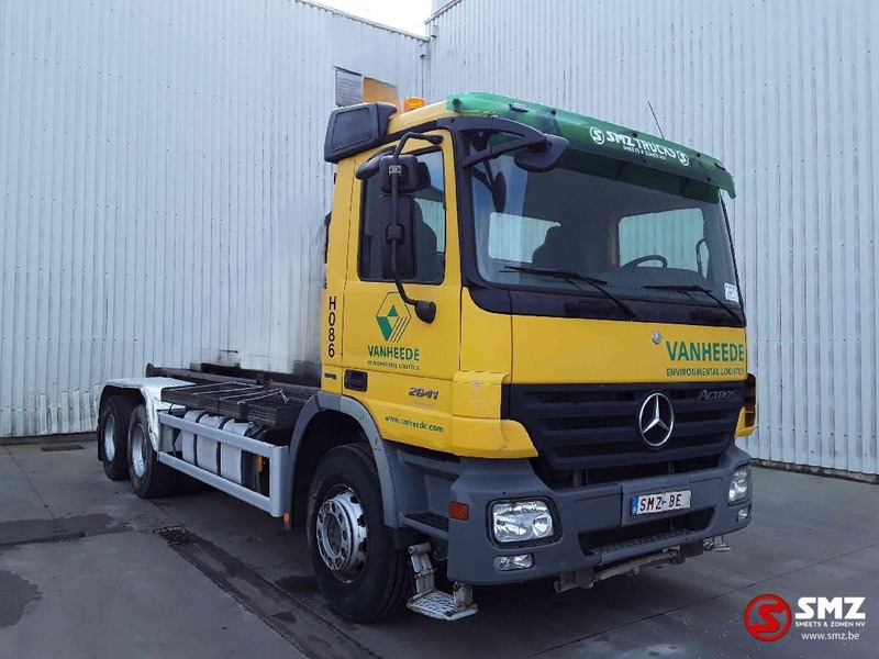 Mercedes-Benz Actros 2641 6x4 EPS lames - משאית עם שלדת תא: תמונה 1 Mercedes-Benz Actros 2641 6x4 EPS lames - משאית עם שלדת תא: תמונה 1