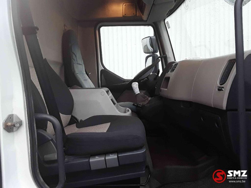 Interior photo 1: משאית תיבה Renault Midlum 190 Dci
