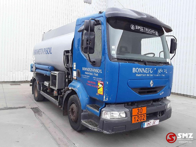 Renault Midlum 210 8000L manual pump - משאית מכל: תמונה 1 Renault Midlum 210 8000L manual pump - משאית מכל: תמונה 1