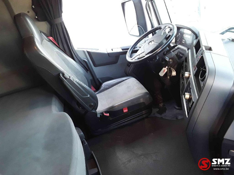 Interior photo 1: יחידת טרקטור Renault T 460 retarder 2 tanks