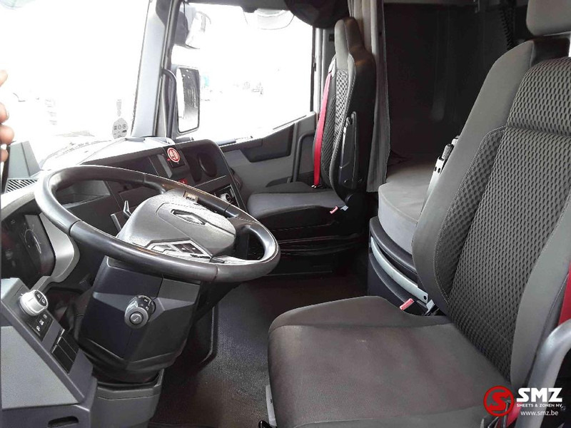 Interior photo 2: יחידת טרקטור Renault T 520 High Mega Zf intarder