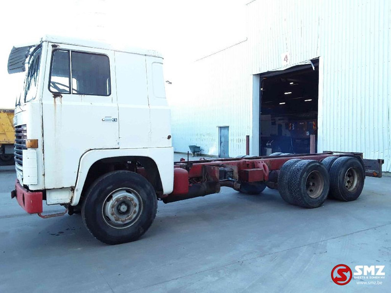 Scania 111 6x2 super lames - משאית עם שלדת תא: תמונה 5 Scania 111 6x2 super lames - משאית עם שלדת תא: תמונה 5