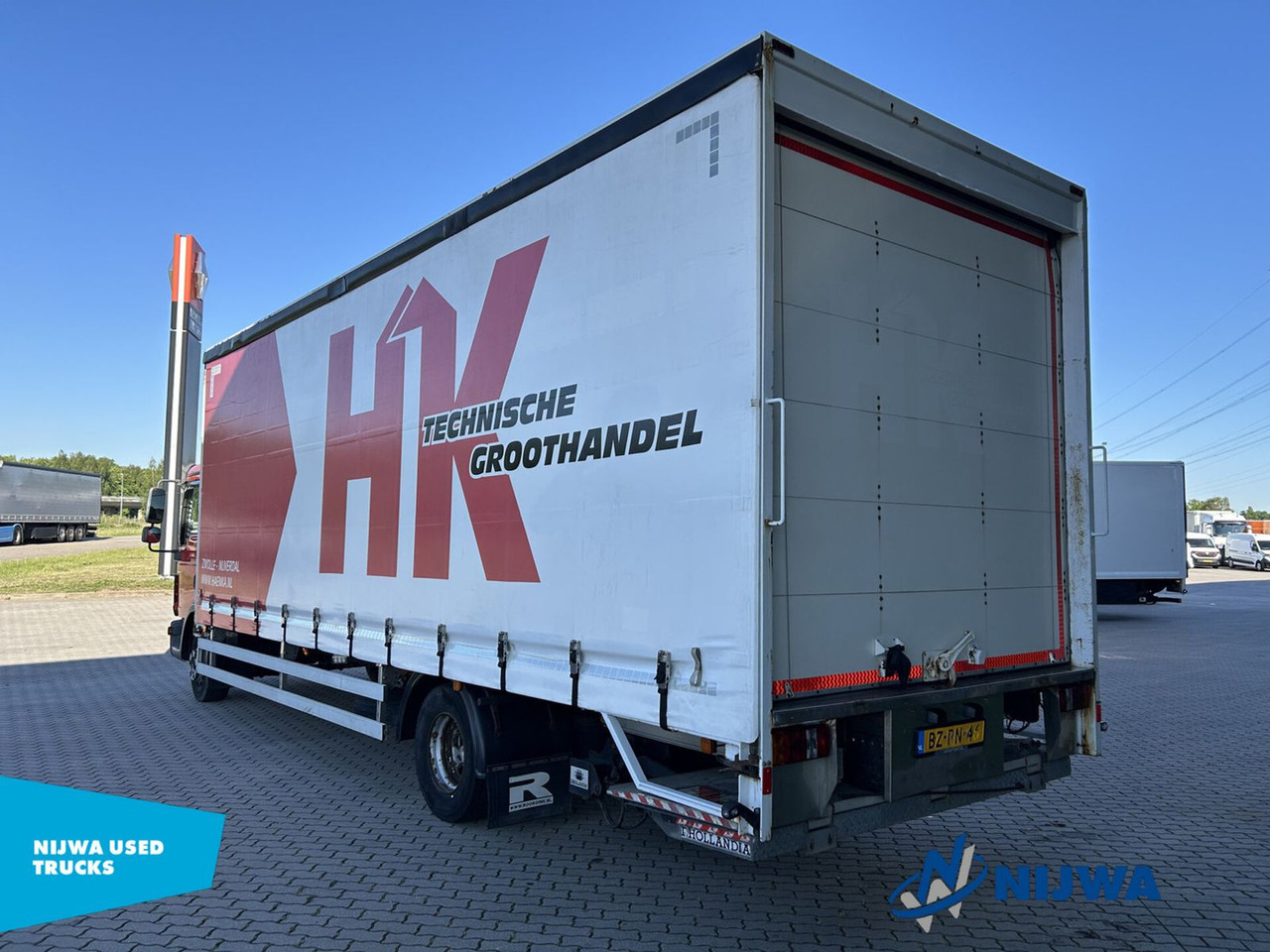 MAN TGL 12.180 4x2 Roldeur + Laadklep - משאית וילונות צד: תמונה 4 MAN TGL 12.180 4x2 Roldeur + Laadklep - משאית וילונות צד: תמונה 4