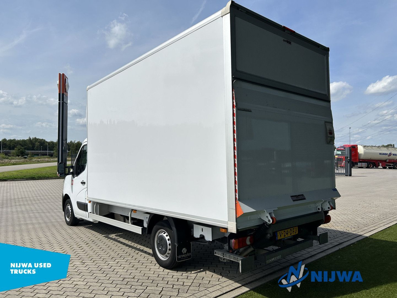 Renault Master T35 145 Laadklep + Zijdeur Kasten - כלי רכב מסחרי עם לוח: תמונה 4 Renault Master T35 145 Laadklep + Zijdeur Kasten - כלי רכב מסחרי עם לוח: תמונה 4