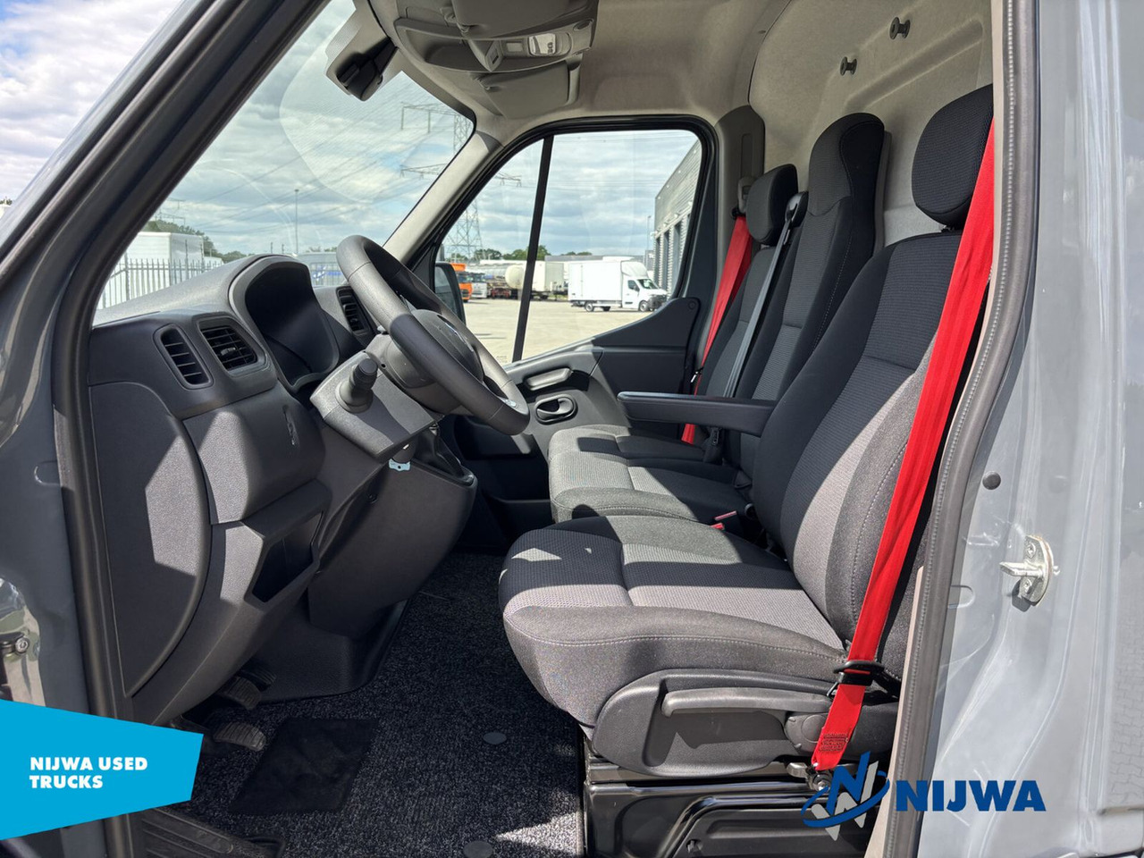Renault Master T35 150 L2H2 Imperial + Trekhaak Kasten - כלי רכב מסחרי עם לוח: תמונה 5 Renault Master T35 150 L2H2 Imperial + Trekhaak Kasten - כלי רכב מסחרי עם לוח: תמונה 5