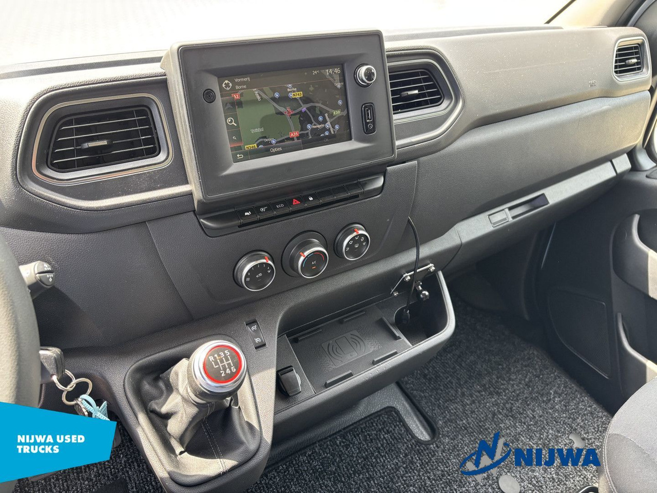 משאית עם שלדת תא Renault Master T35 165 Meubelbak + Navigatie: תמונה 16