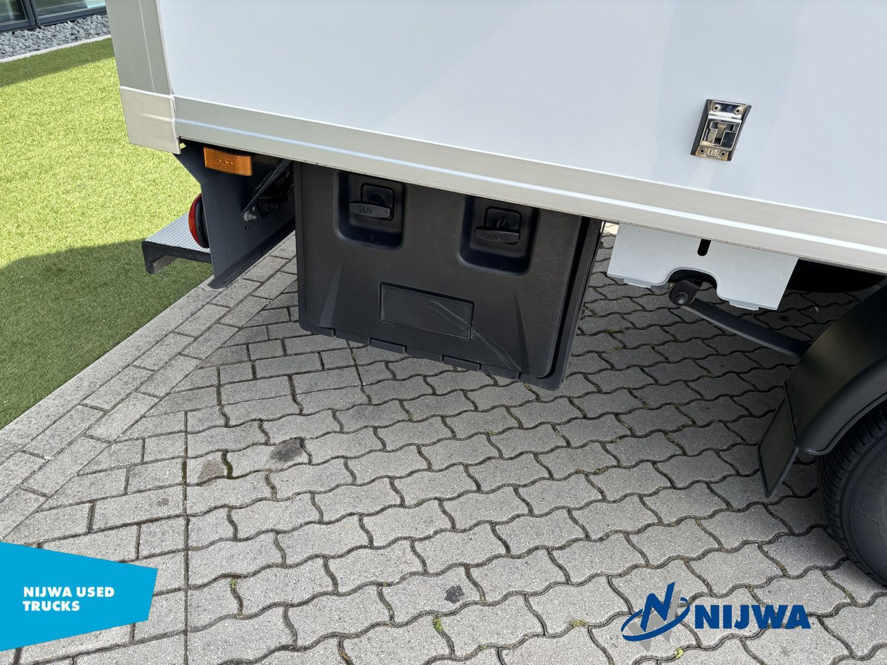 משאית עם שלדת תא Renault Master T35 165 Meubelbak + Navigatie: תמונה 7