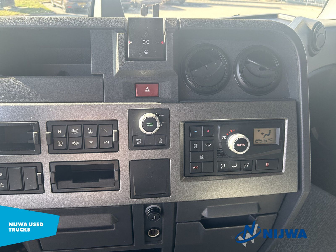 יחידת טרקטור Renault T 460 4x2 Standkachel + Koelkast: תמונה 12