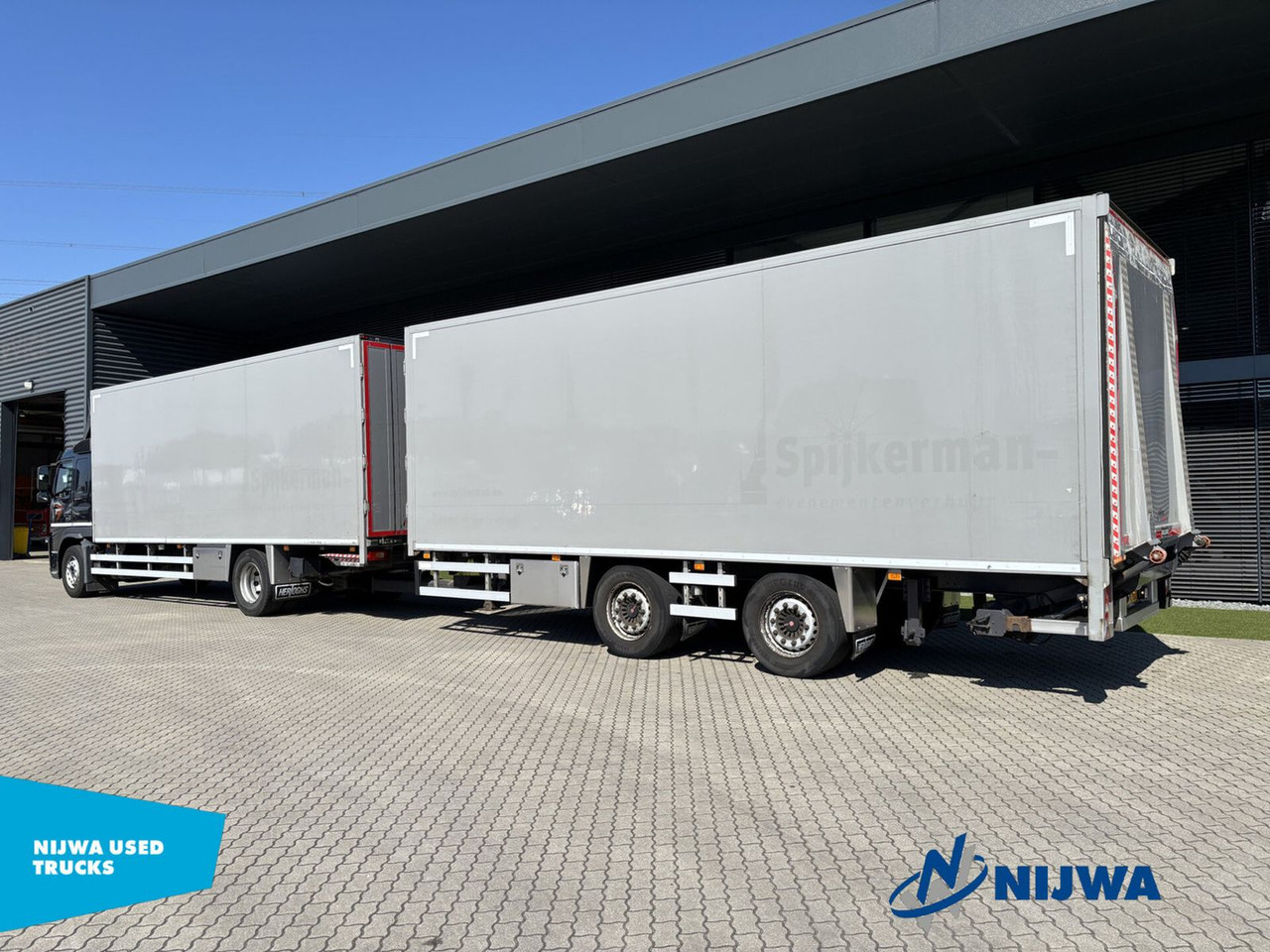 Volvo FM 330 4x2 I.C.M. HERTOGHS Aanhangwagen - משאית תיבה: תמונה 4 Volvo FM 330 4x2 I.C.M. HERTOGHS Aanhangwagen - משאית תיבה: תמונה 4