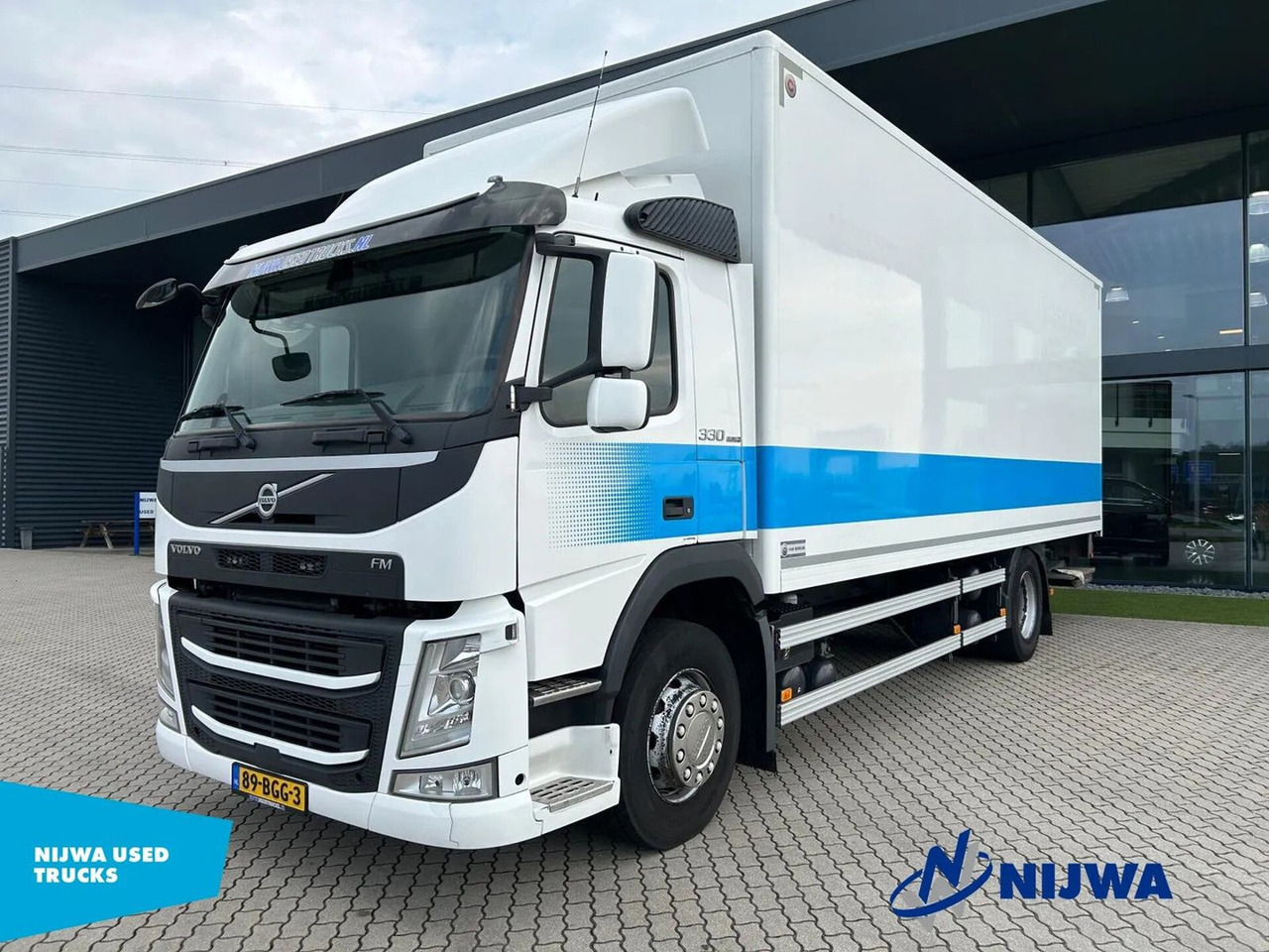 Volvo FM 330 Schuifzeil + Laadklep - משאית וילונות צד: תמונה 1 Volvo FM 330 Schuifzeil + Laadklep - משאית וילונות צד: תמונה 1