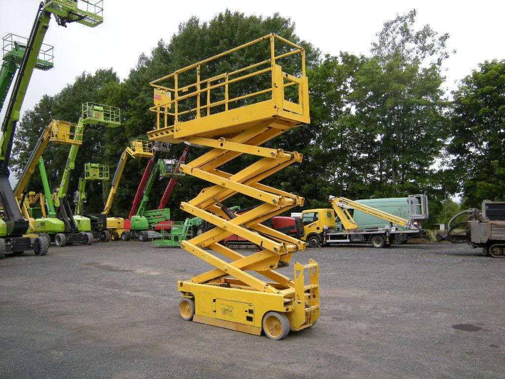 Genie GS-2632, Scherenarbeitsbühne Genie 10 m - פלטפורמה אווירית מותקנת על משאית: תמונה 4 Genie GS-2632, Scherenarbeitsbühne Genie 10 m - פלטפורמה אווירית מותקנת על משאית: תמונה 4