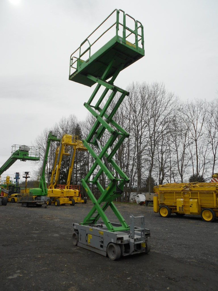 Genie GS 2646, Scherenarbeitsbühne Genie 9,9 m - פלטפורמה אווירית מותקנת על משאית: תמונה 4 Genie GS 2646, Scherenarbeitsbühne Genie 9,9 m - פלטפורמה אווירית מותקנת על משאית: תמונה 4