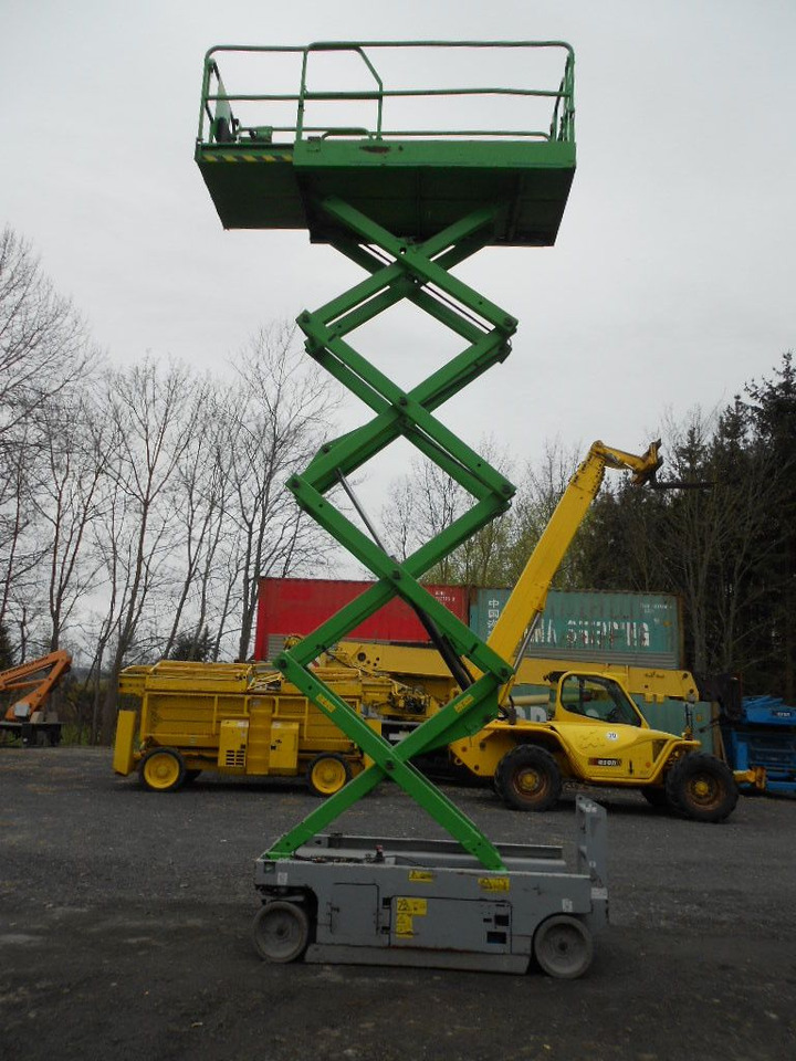 Genie GS 2646, Scherenarbeitsbühne Genie 9,9 m - פלטפורמה אווירית מותקנת על משאית: תמונה 5 Genie GS 2646, Scherenarbeitsbühne Genie 9,9 m - פלטפורמה אווירית מותקנת על משאית: תמונה 5